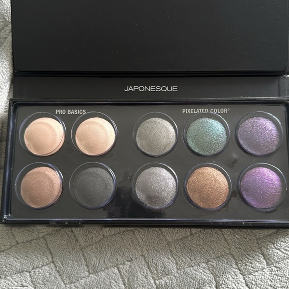 Japonesque Pixelated Eye Shadow Palette